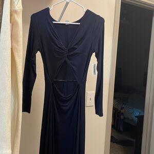 Midi length dress with open stomach